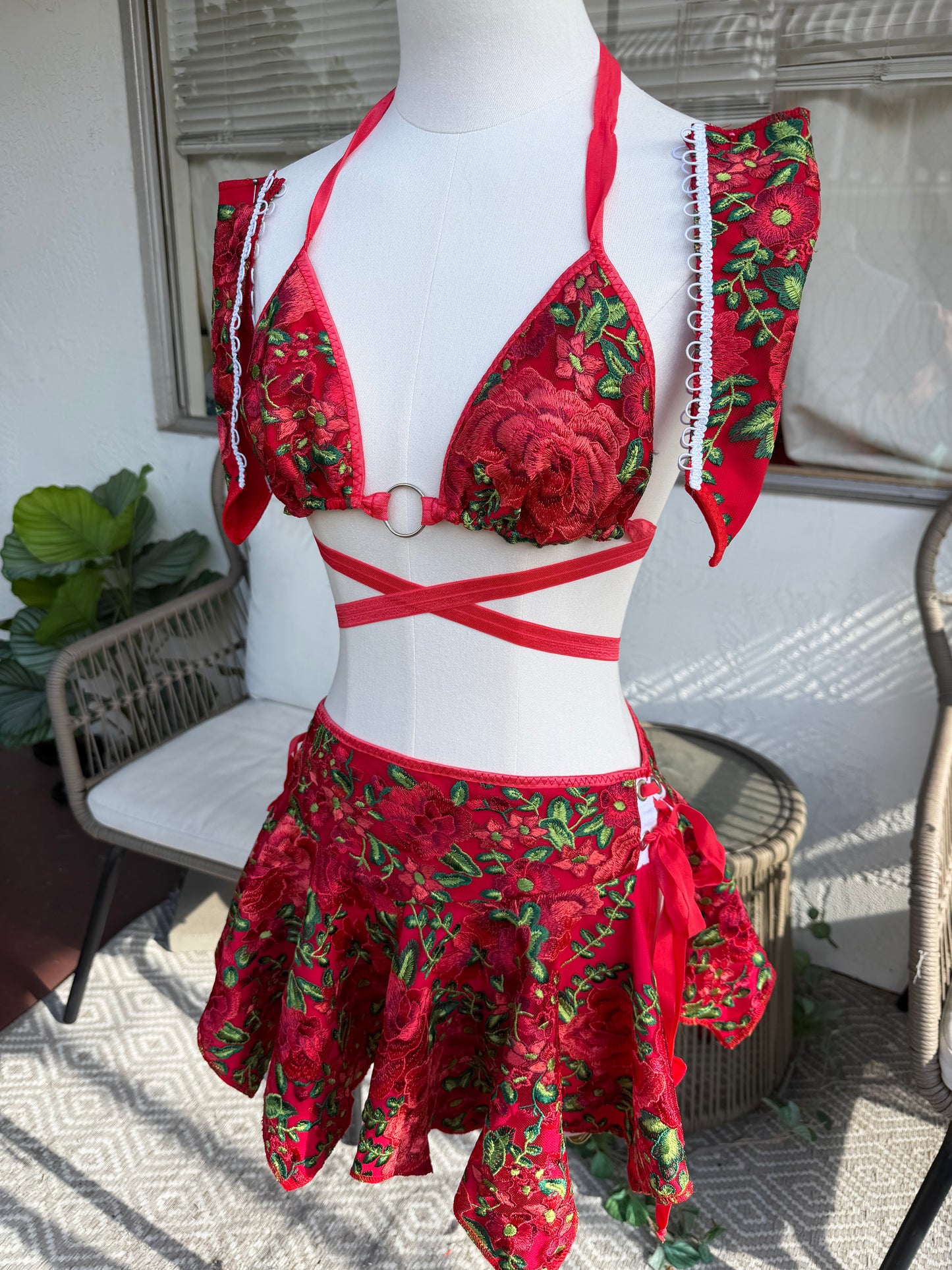 RED FLOWER - SAMPLE SALE