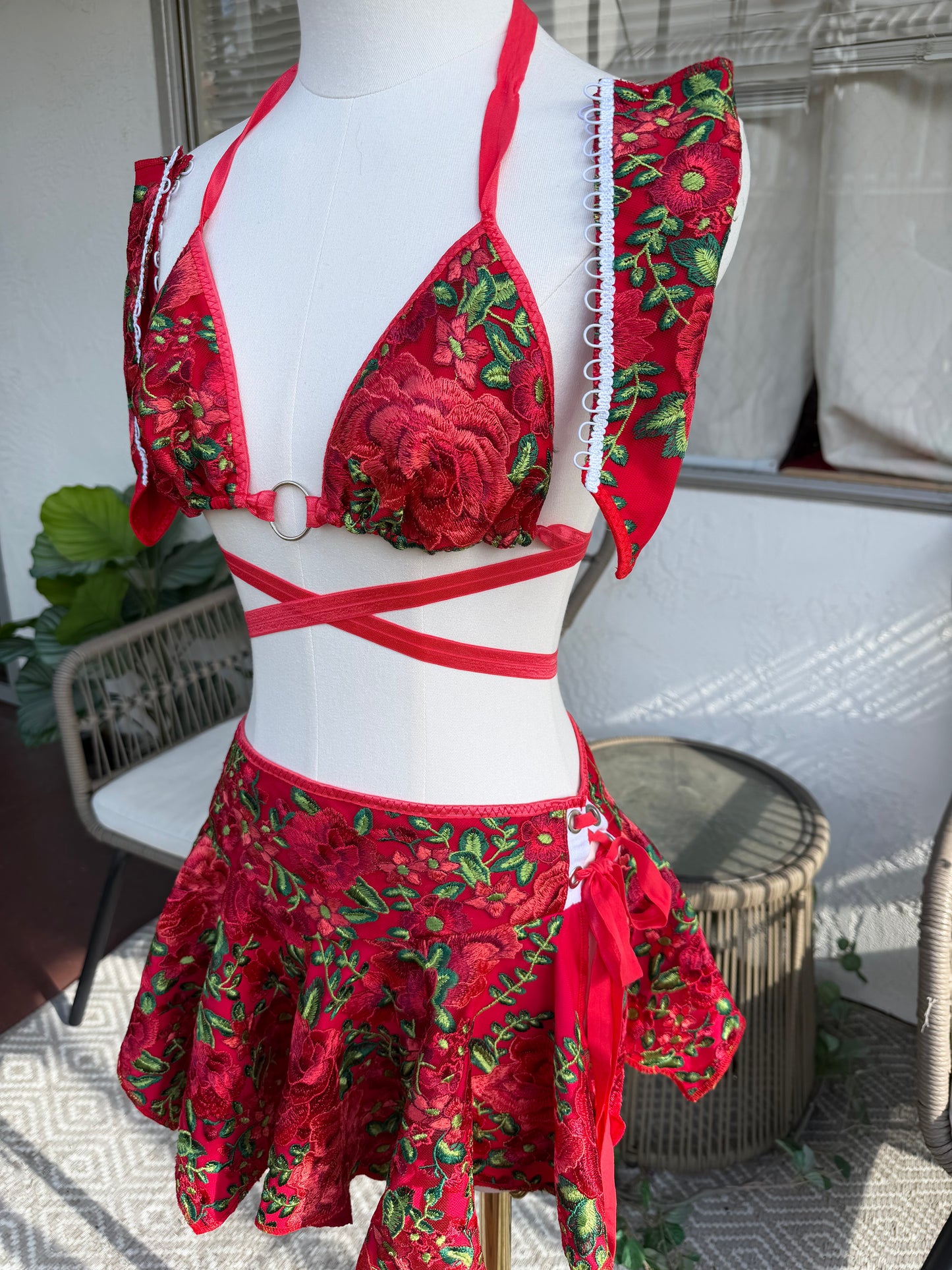 RED FLOWER - SAMPLE SALE