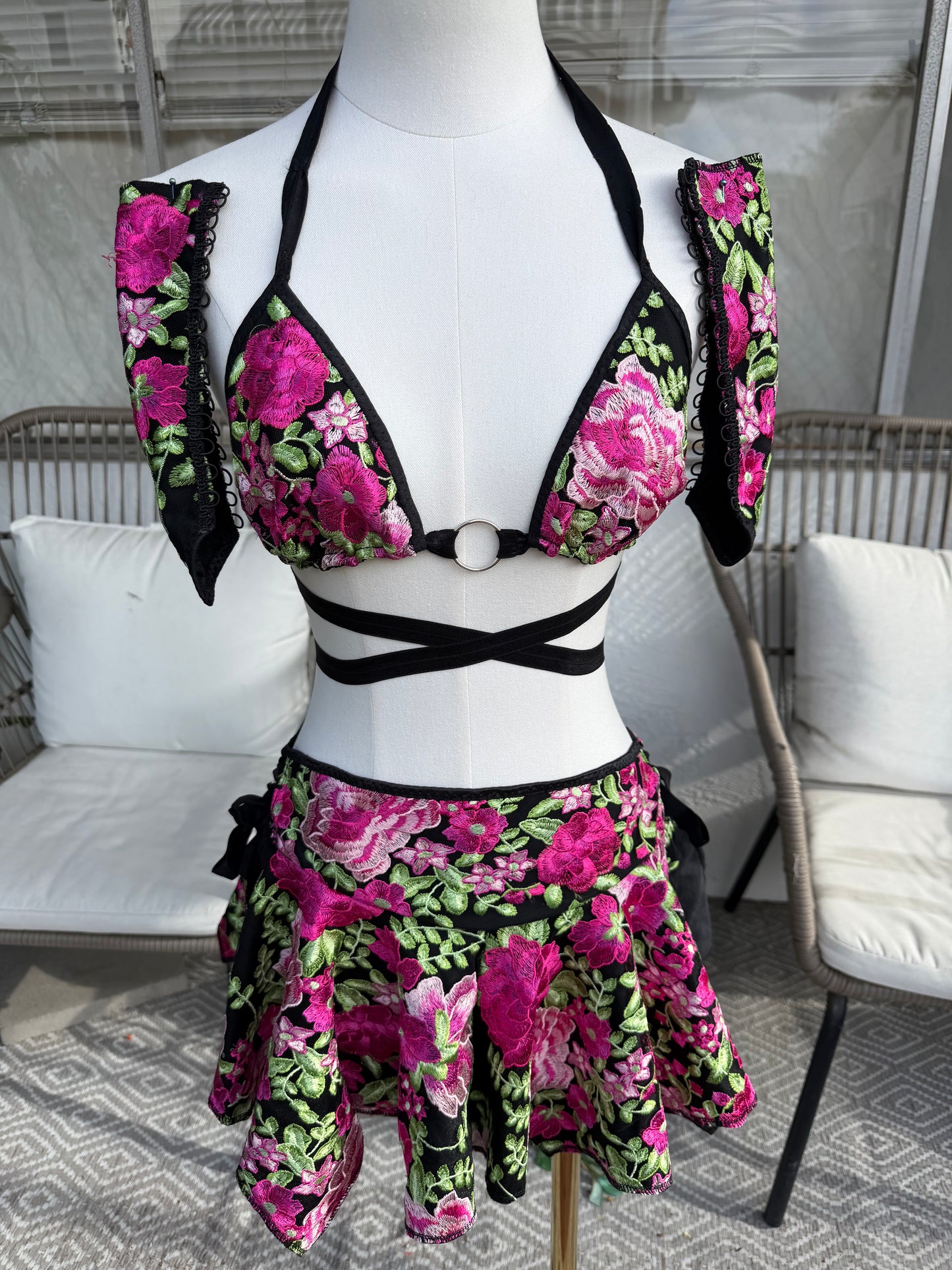 FLOWER POWER - SAMPLE SALE