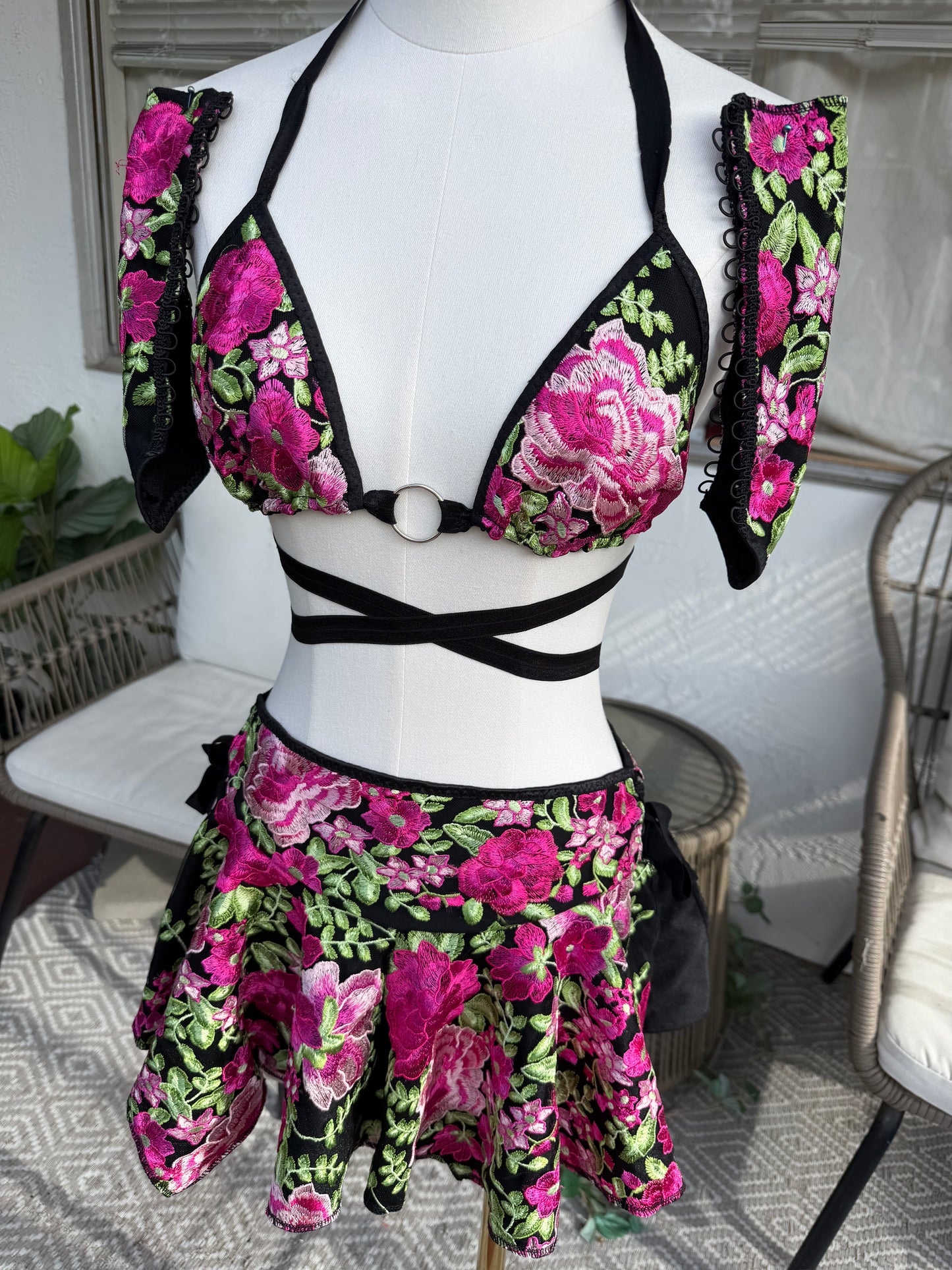 FLOWER POWER - SAMPLE SALE