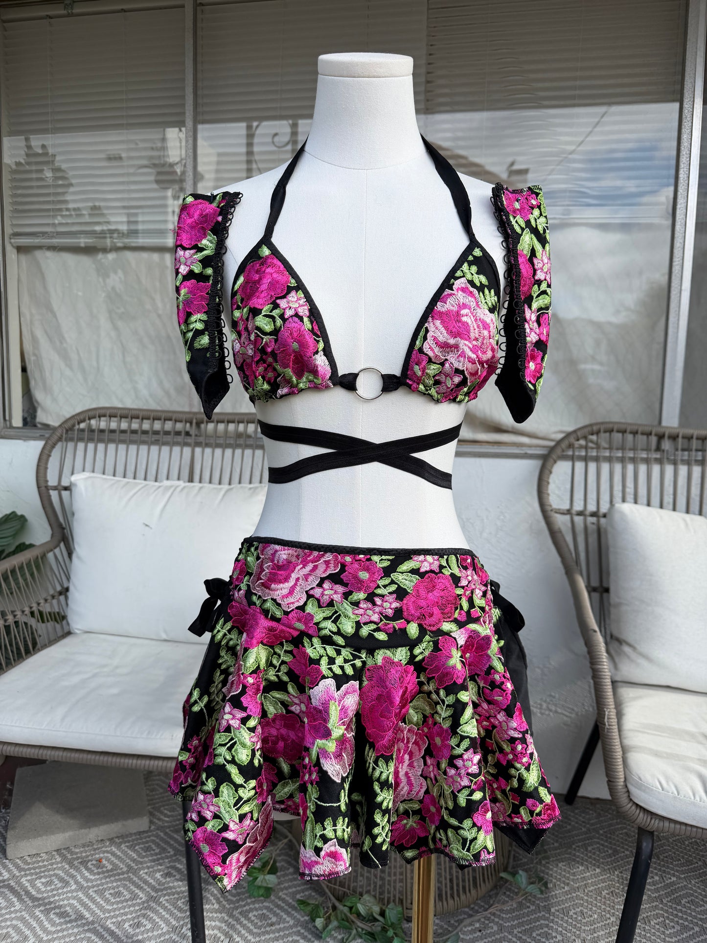 FLOWER POWER - SAMPLE SALE